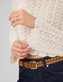 Pull en crochet avec fils en lurex dor&eacute;