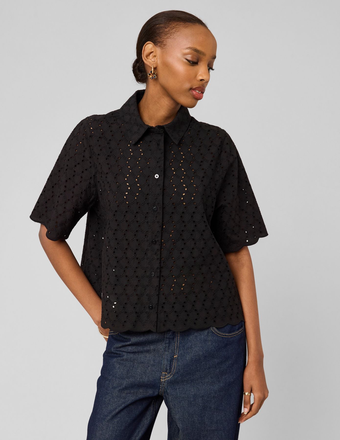 Chemisette en broderie anglaise