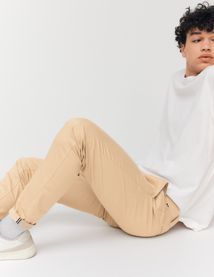 Pantalon chino ajusté