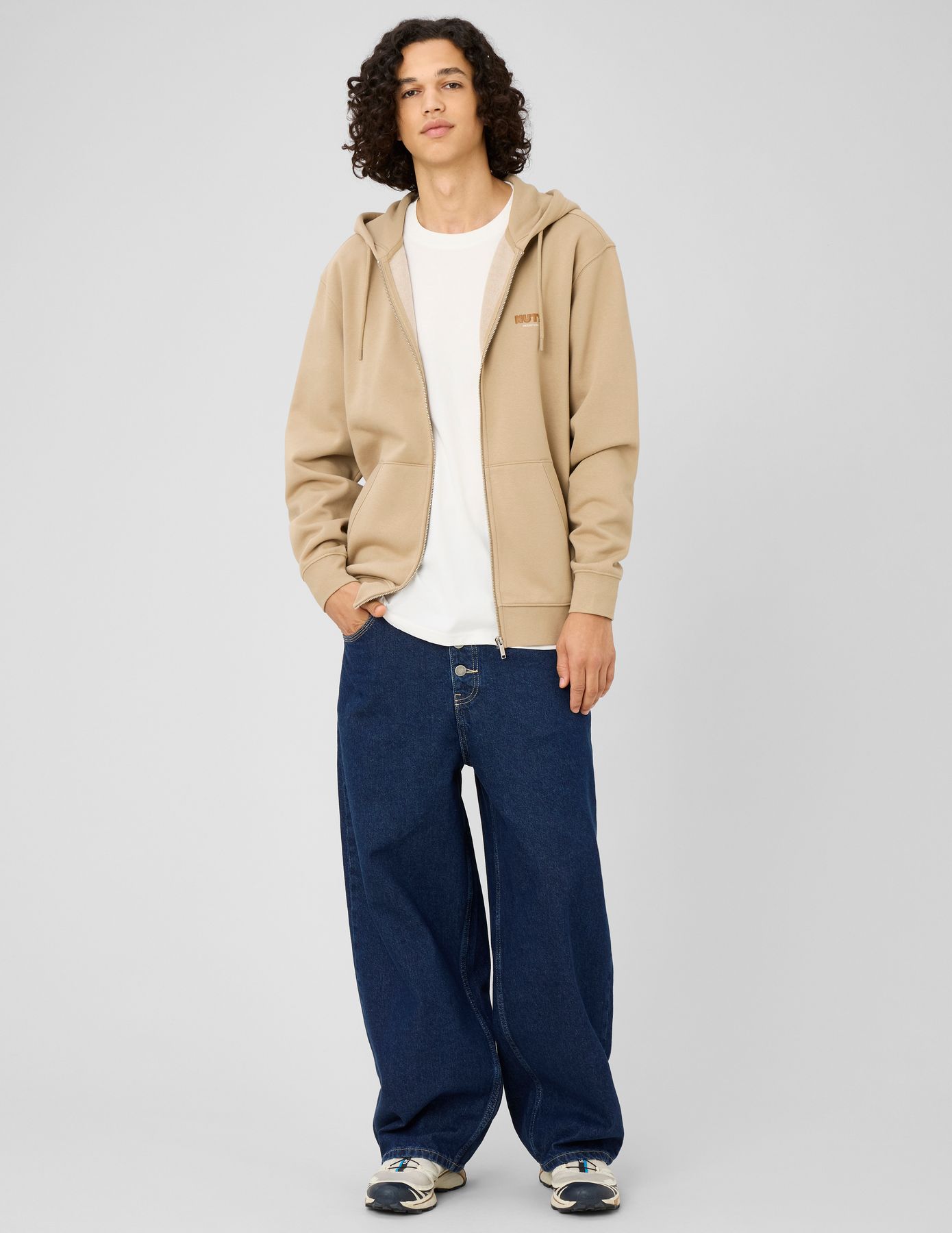 Sweat zipp&eacute; &agrave; capuche