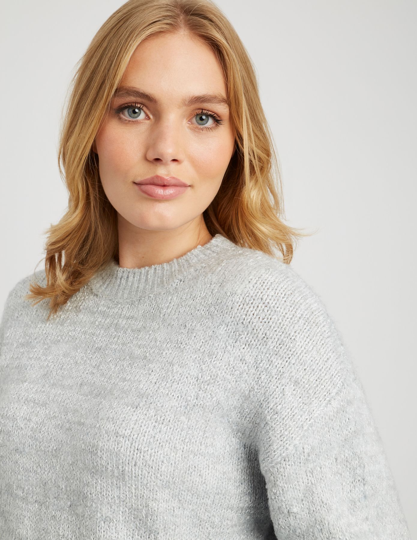 Pull col rond pailett&eacute;