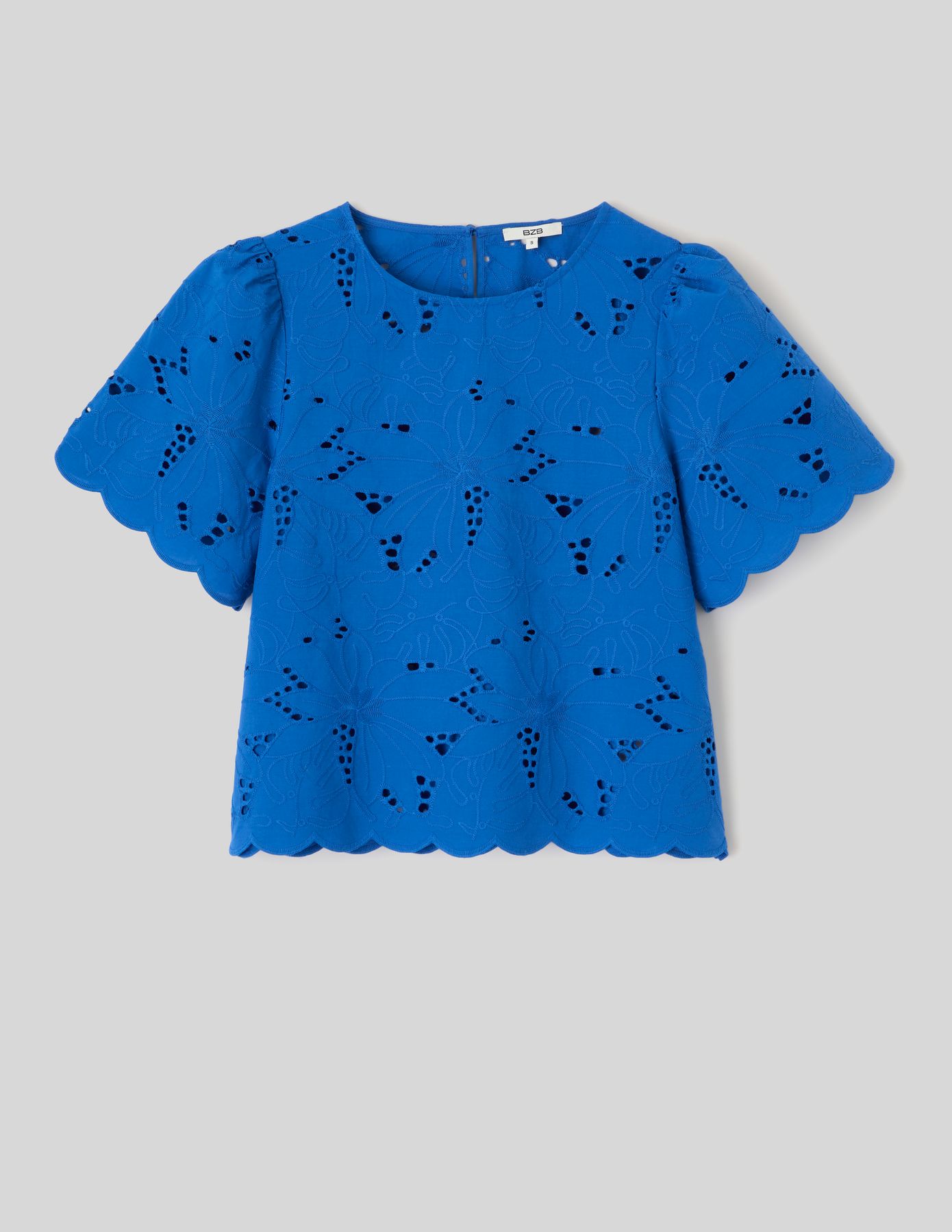 Blouse en broderie anglaise
