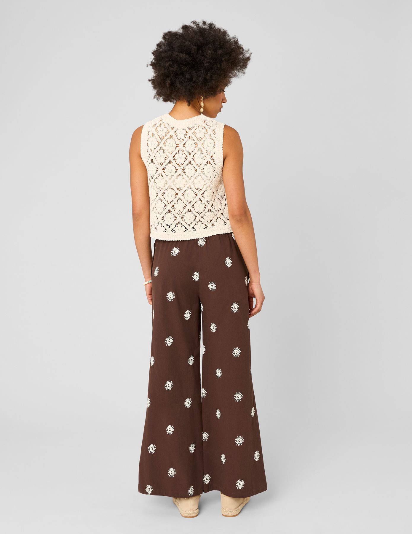 Pantalon brod&eacute;