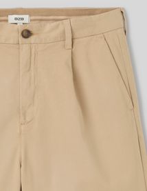 Bermuda chino &agrave; plis