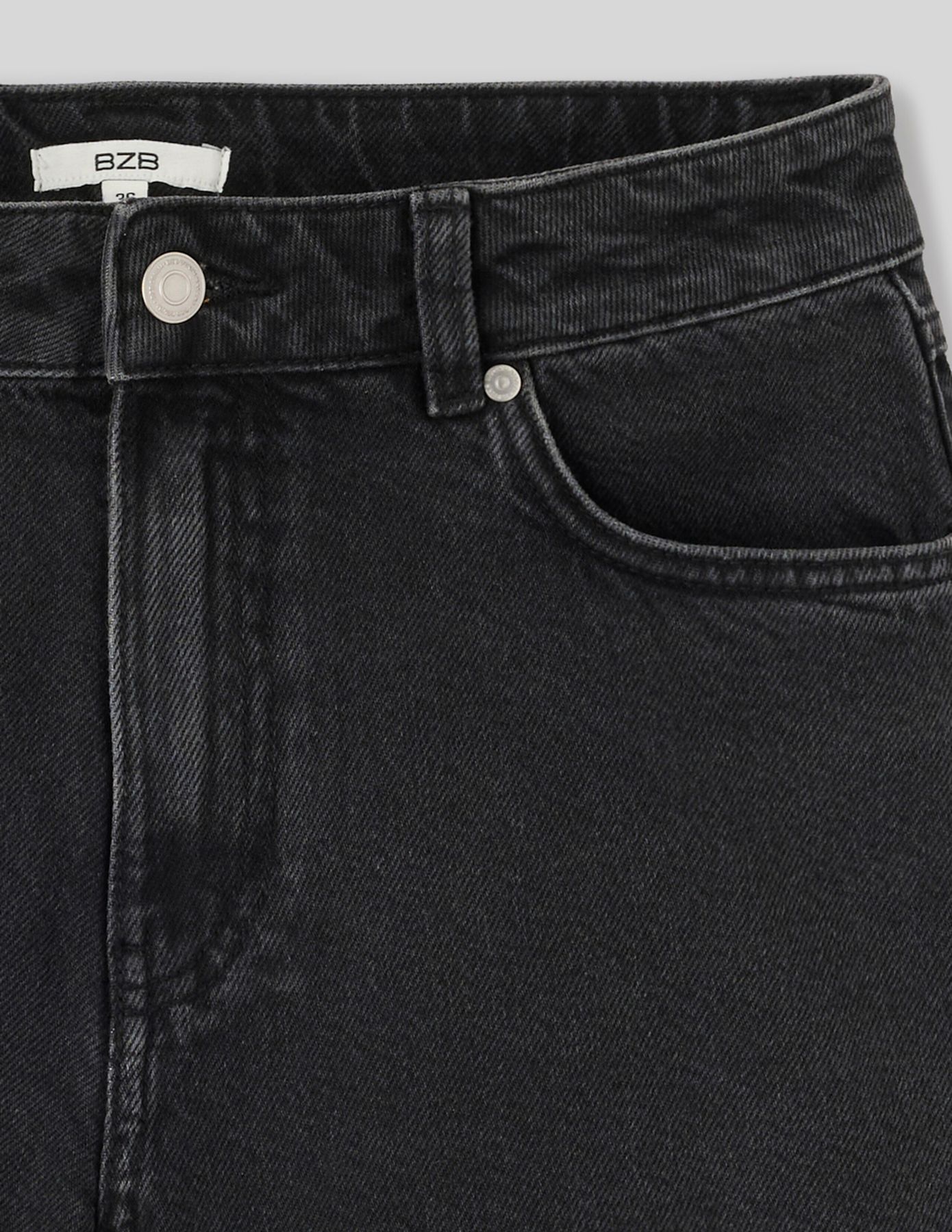 Short en jean raw cut