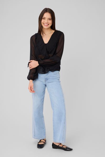 Blouse &agrave; volants et dentelle