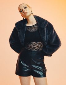 Short en tissu enduit