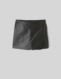 Jupe short en tissu enduit