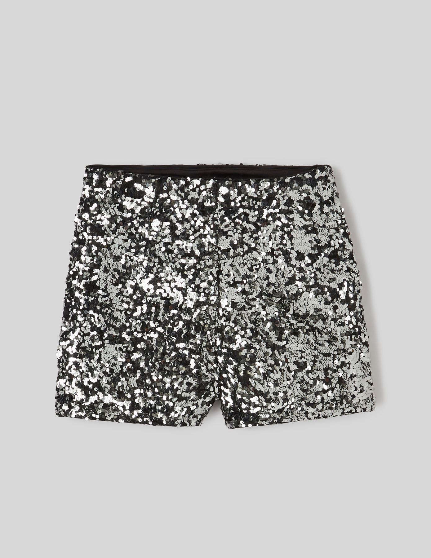 Short &agrave; sequins