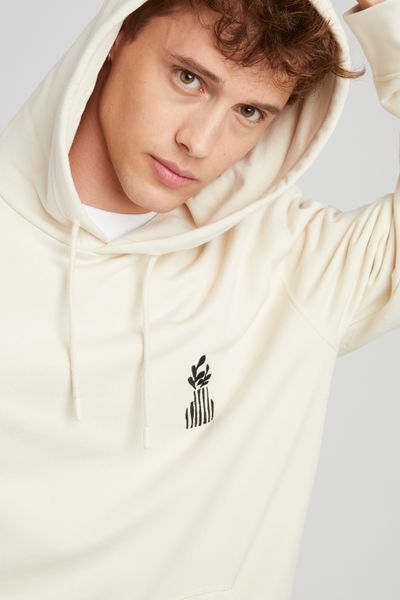Sweat à capuche broderie poitrine