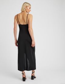 Robe longue col bénitier