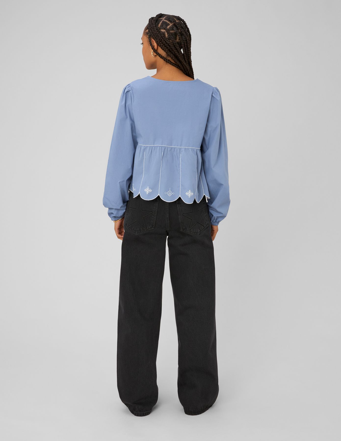 Blouse manches longues brod&eacute;e