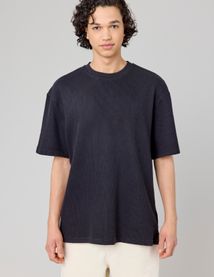T-shirt reliéfé