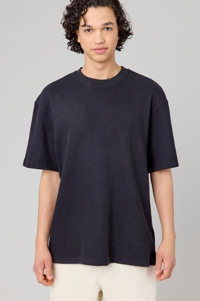 T-shirt reliéfé