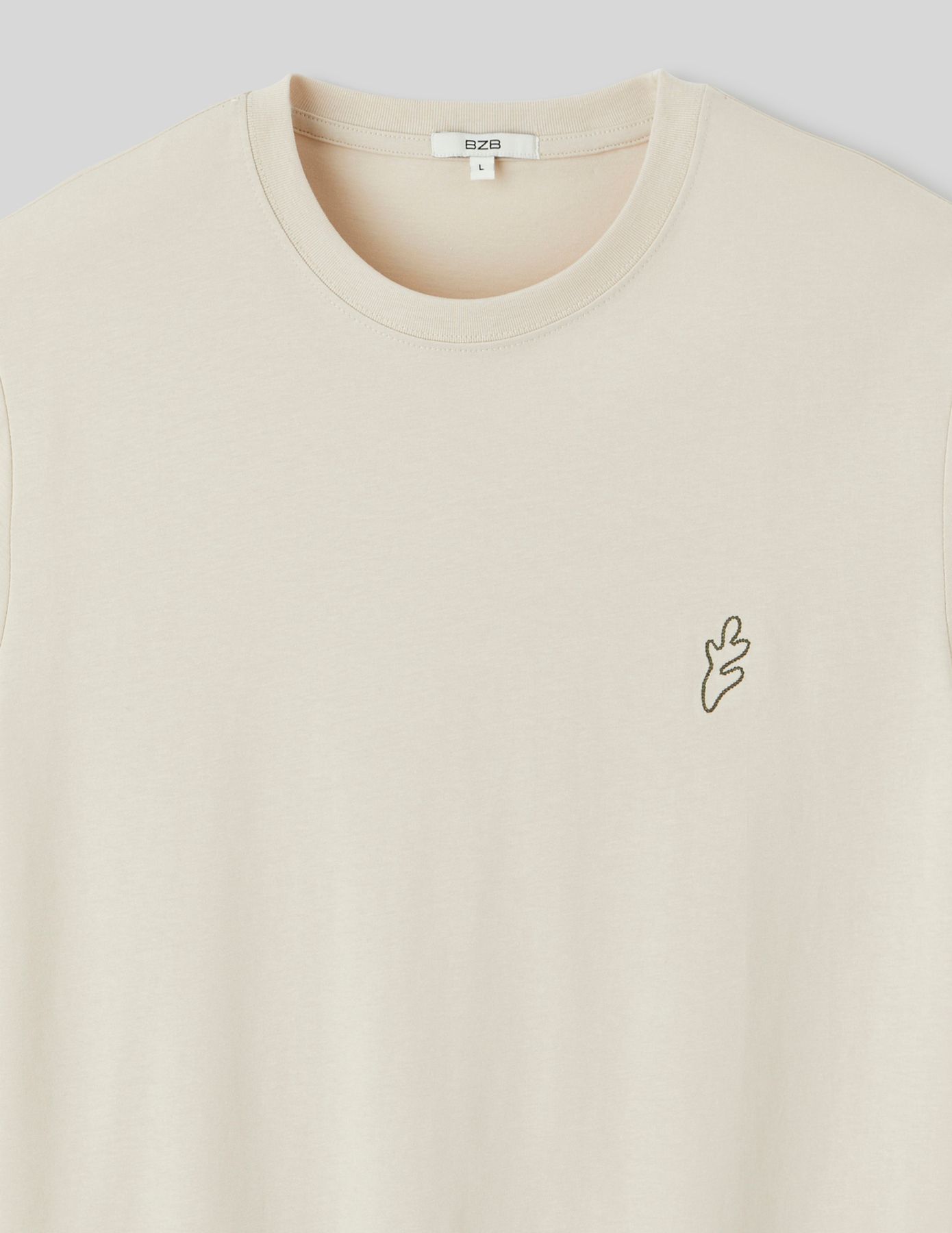 T-shirt broderie poitrine