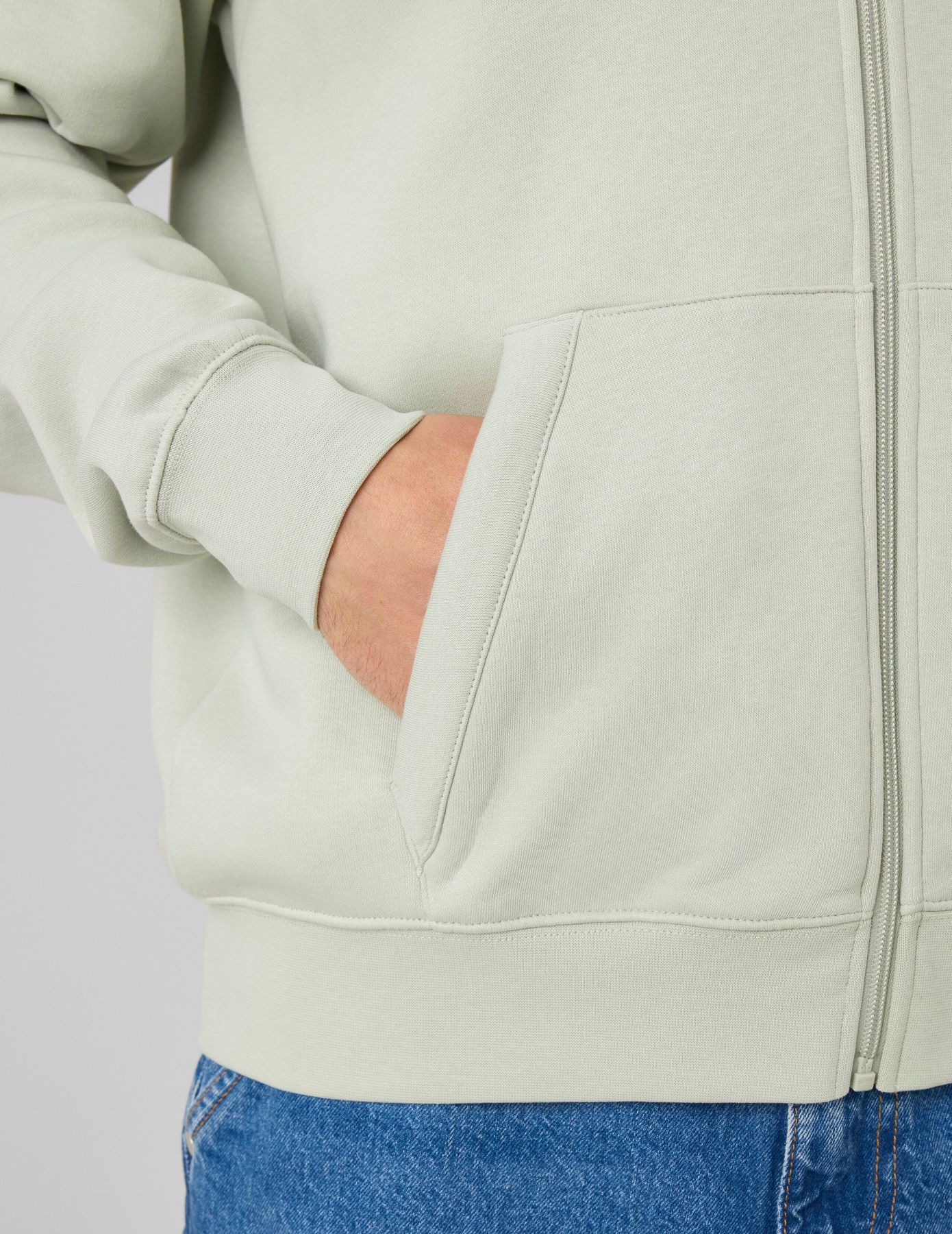 Sweat zipp&eacute; animation devant/dos