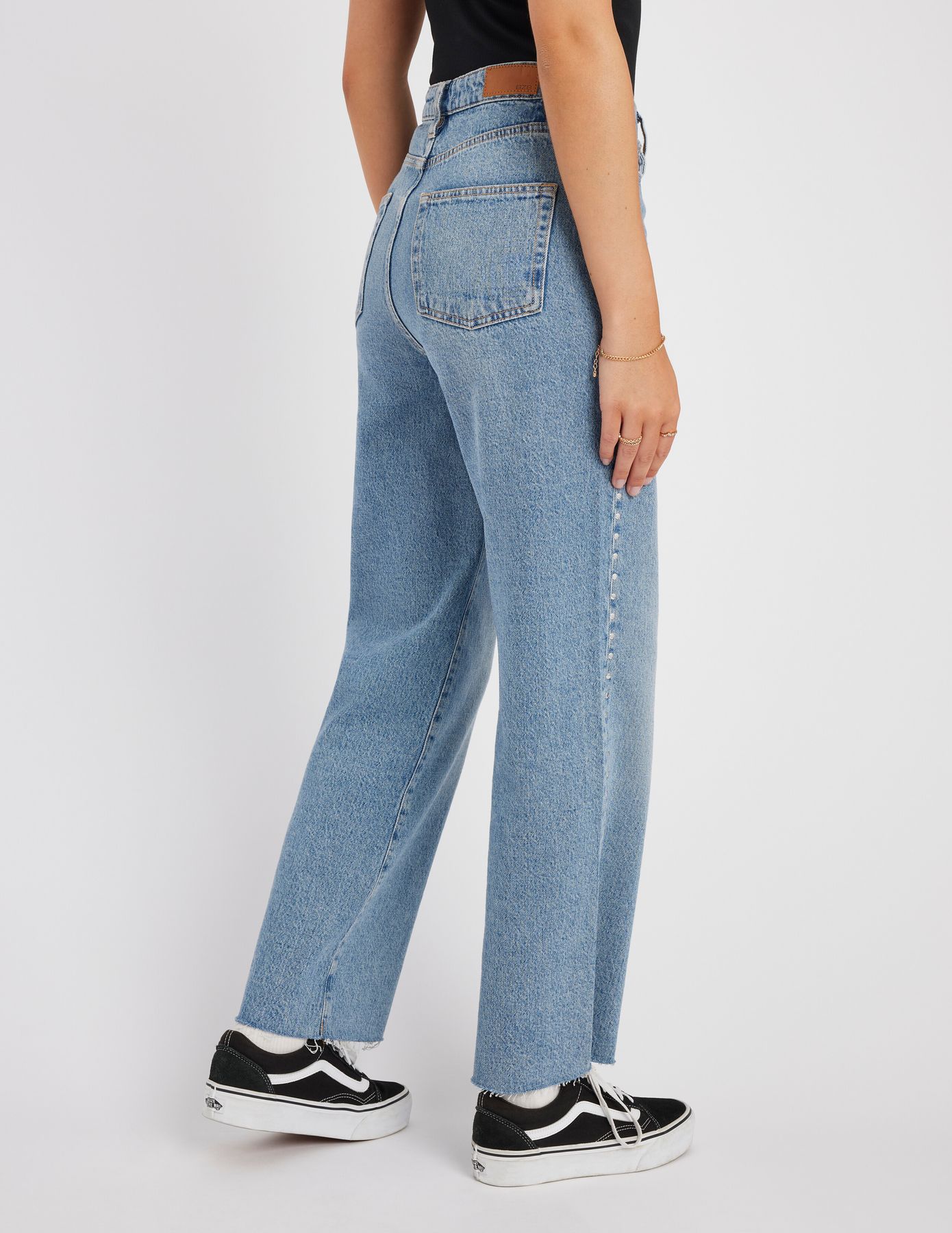 Jean straight &agrave; strass