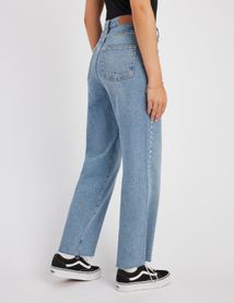 Jean straight &agrave; strass