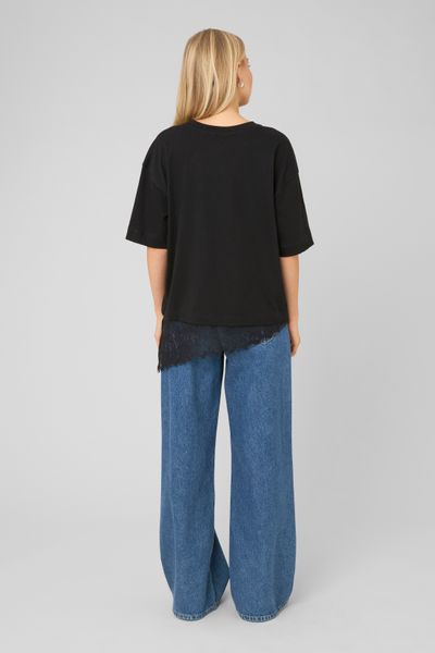 T-shirt avec empi&egrave;cement en dentelle