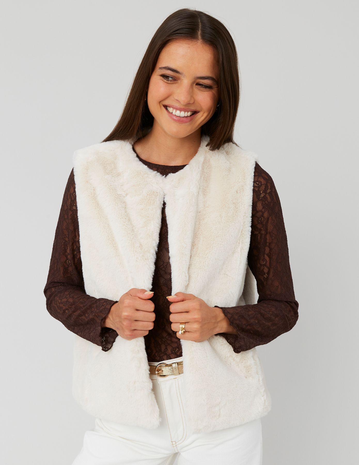 Veste matière duveteuse sans manches