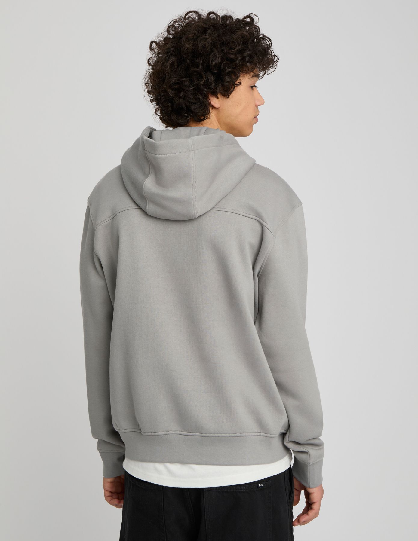 Sweat &agrave; capuche