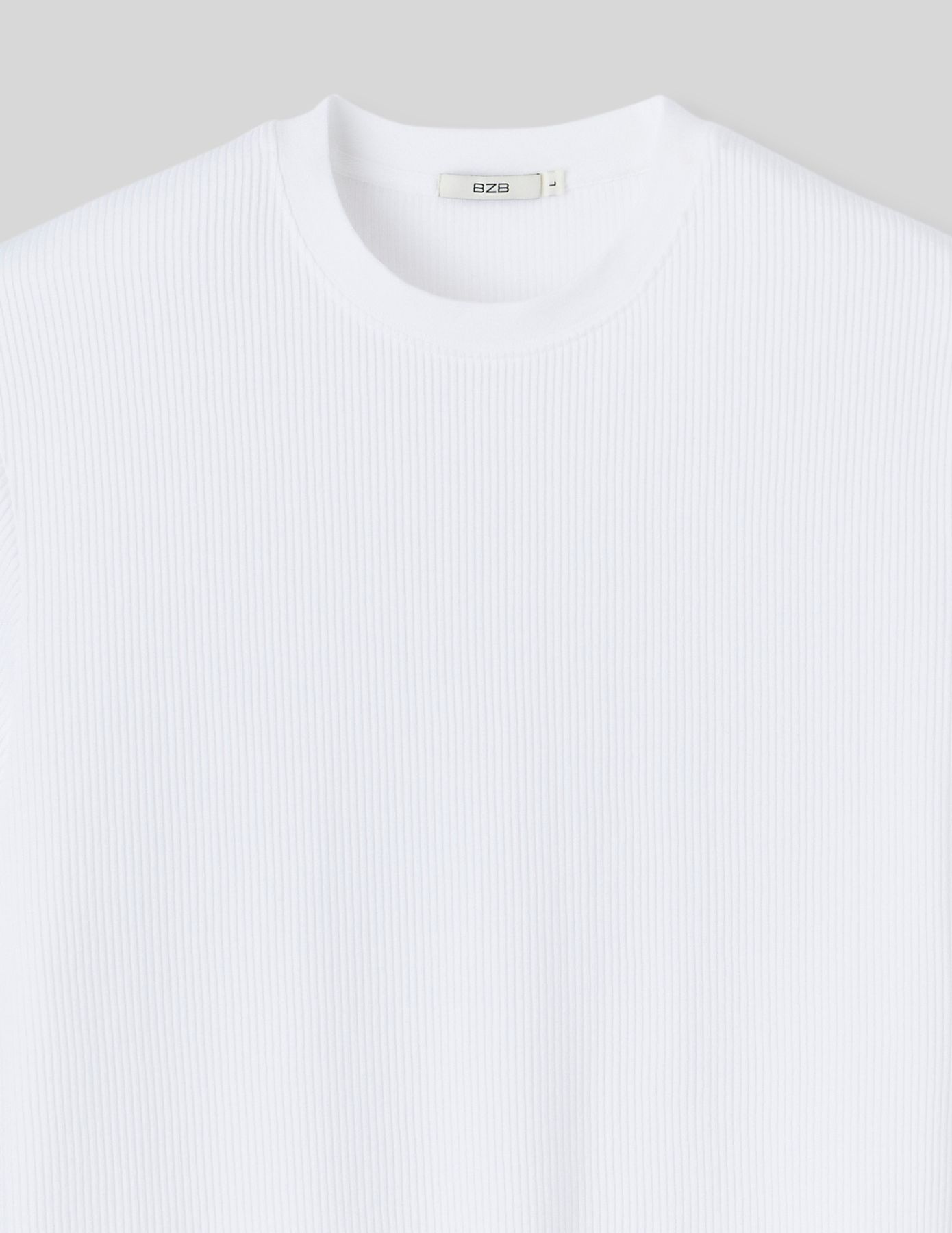 T-shirt structur&eacute; c&ocirc;tes