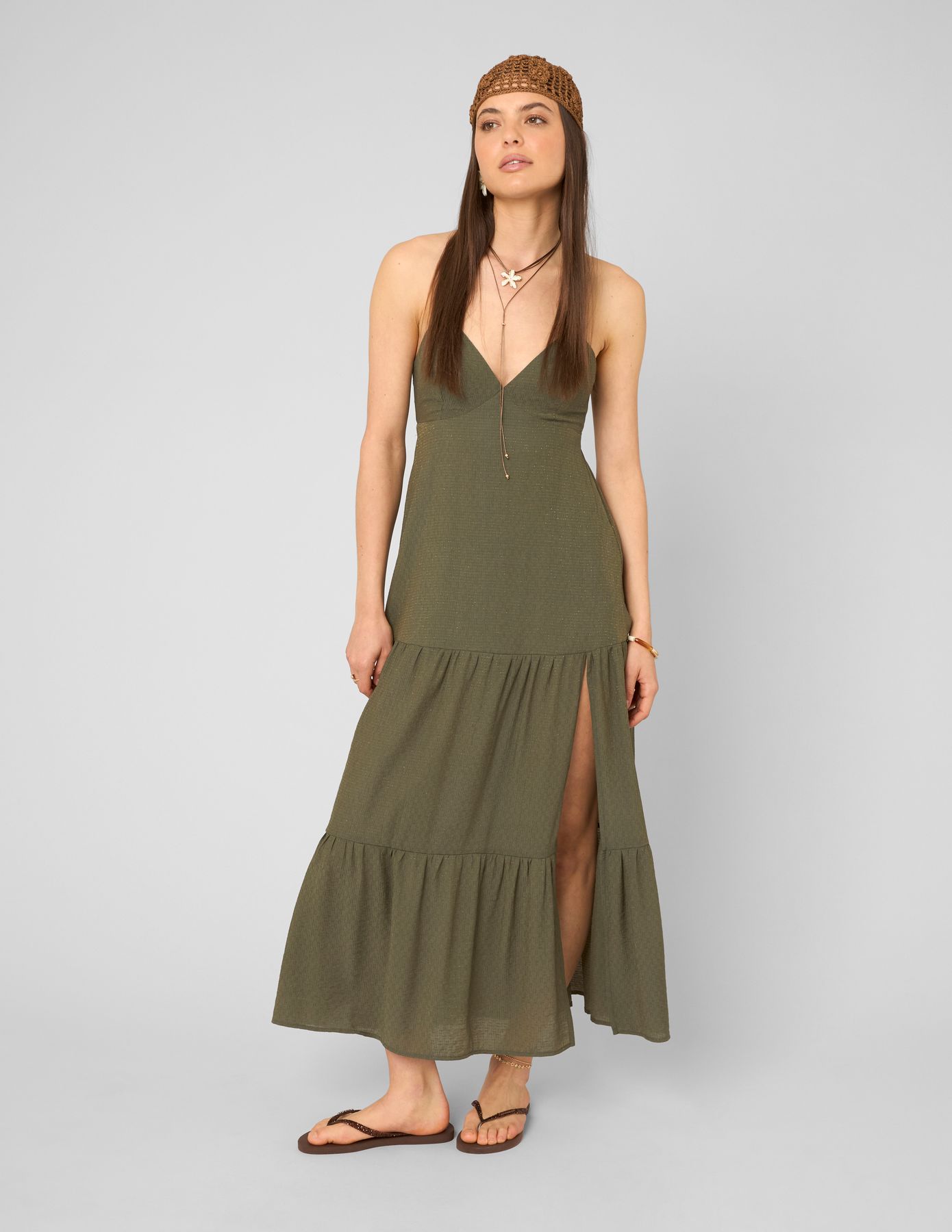 Robe longue &agrave; d&eacute;coupes dans le dos