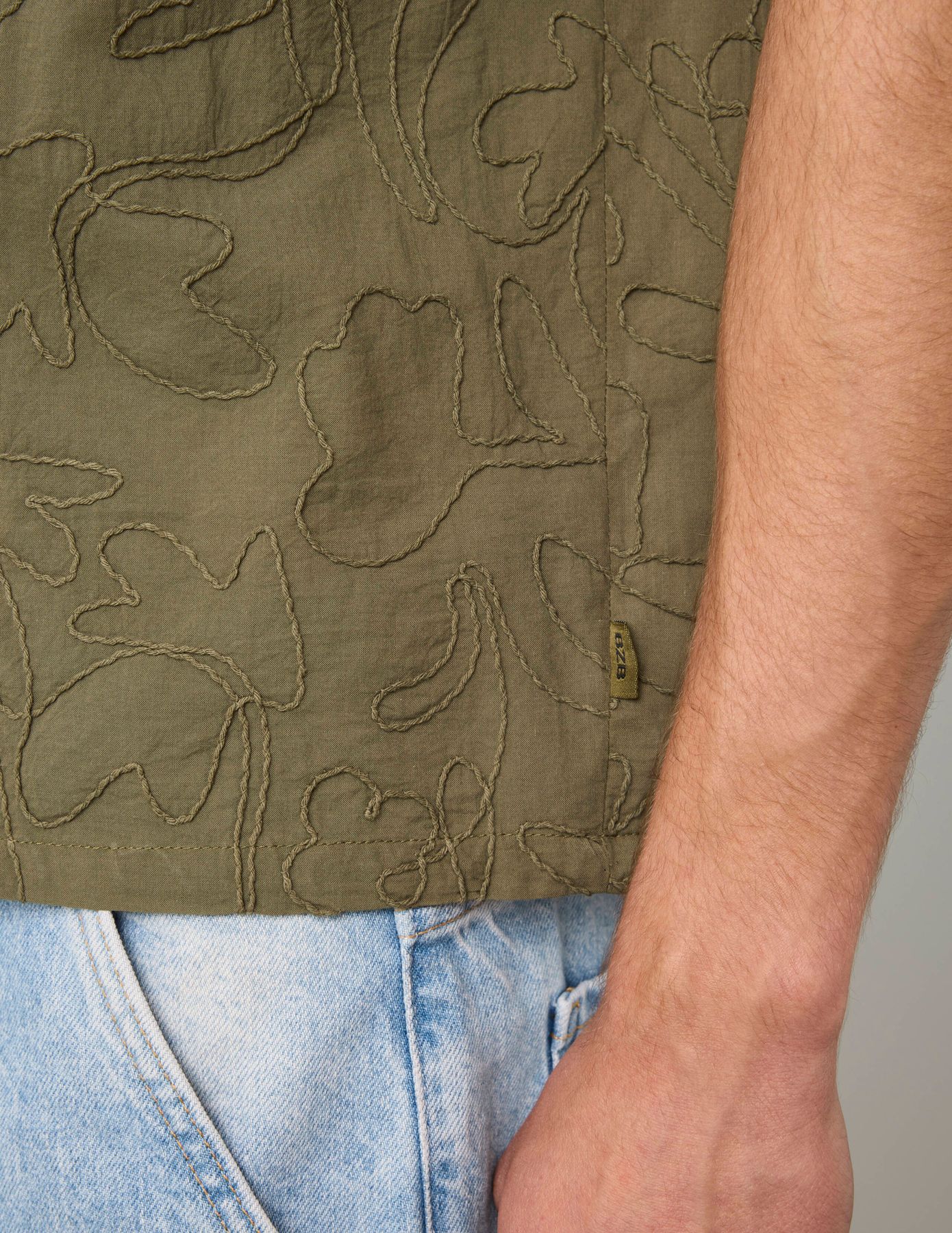 Chemise manches courtes brod&eacute;e