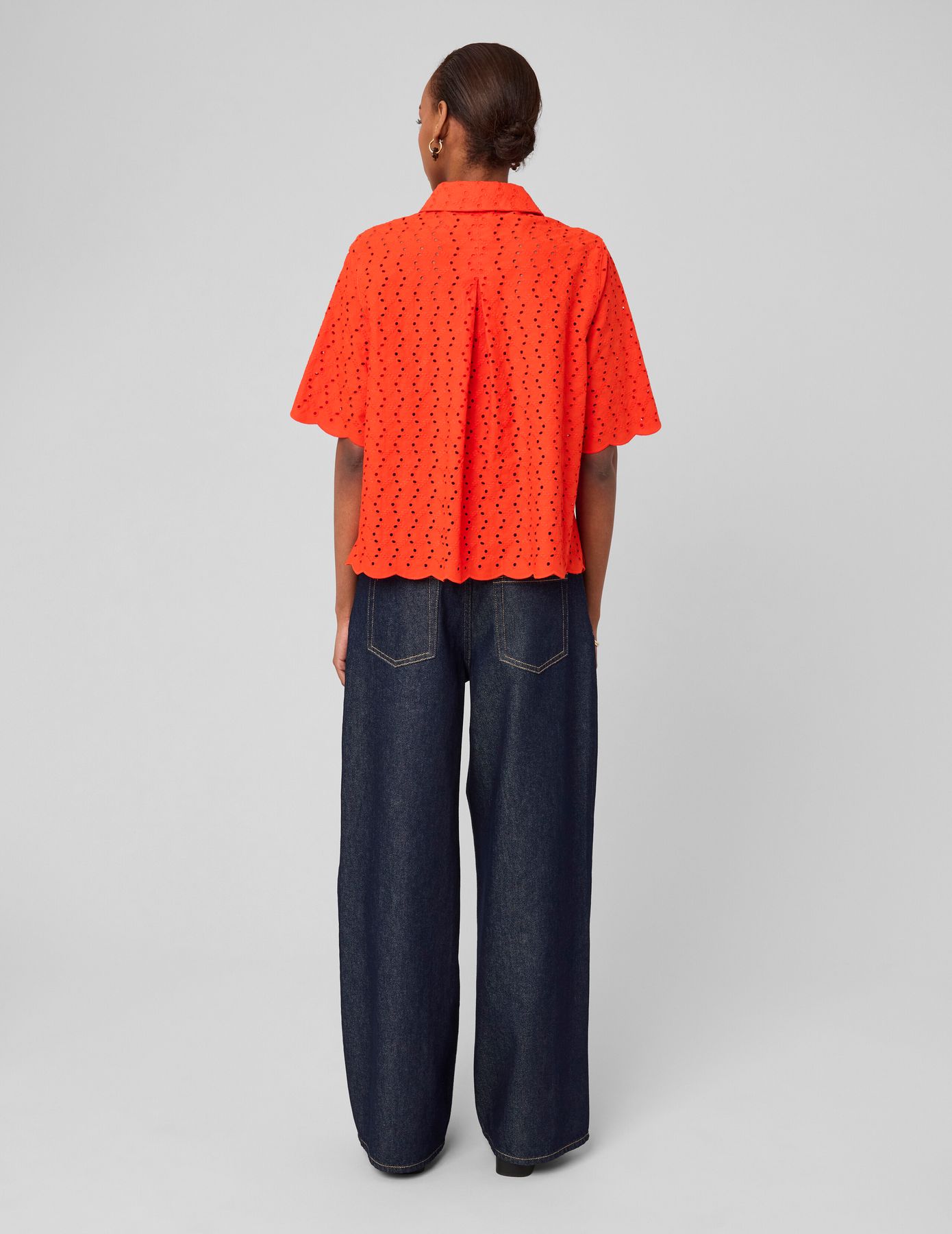 Chemisette en broderie anglaise