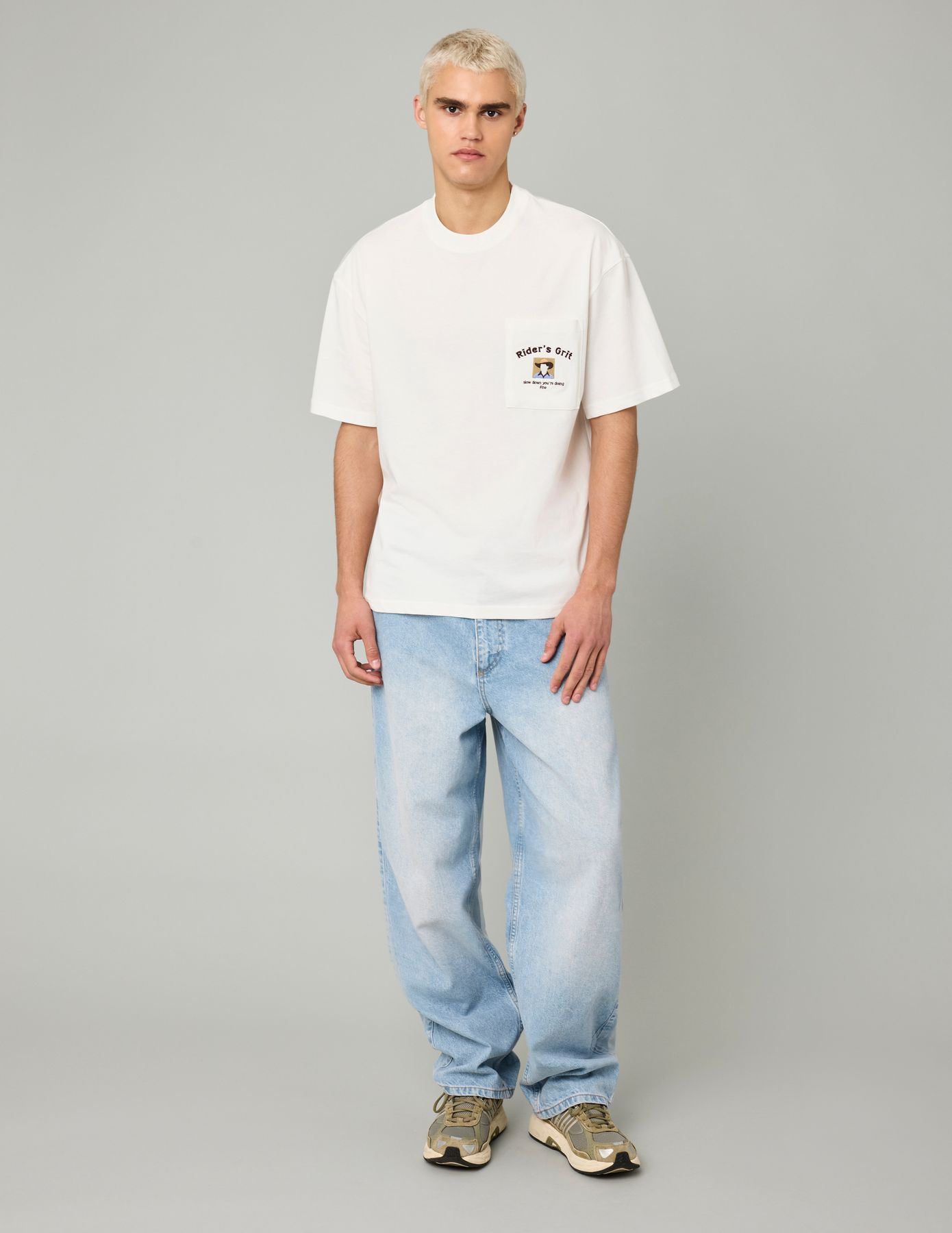 T-shirt poche brod&eacute;