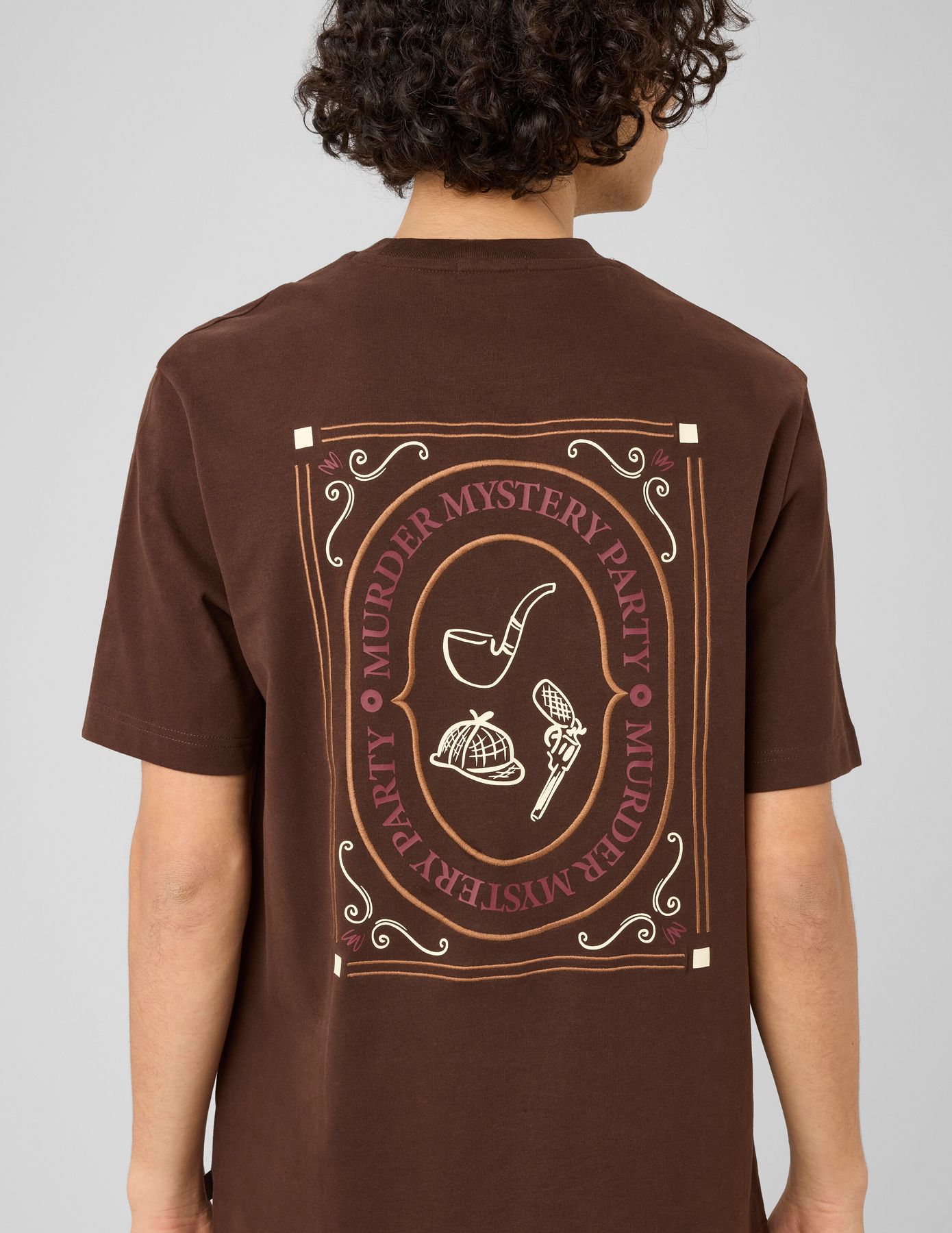 T-shirt imprim&eacute; et brod&eacute;