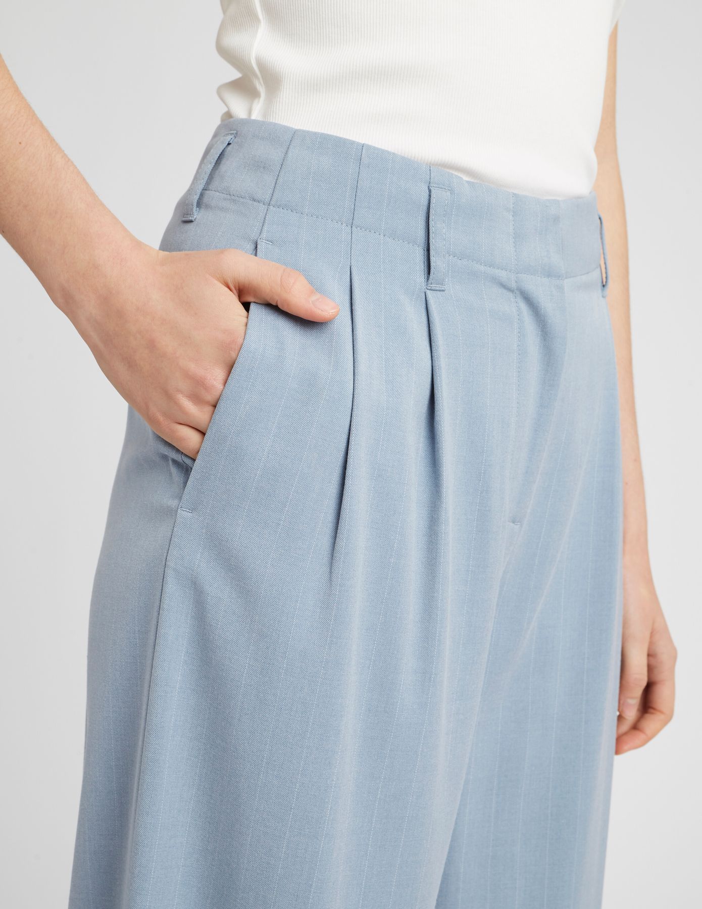 Pantalon tailleur rayé