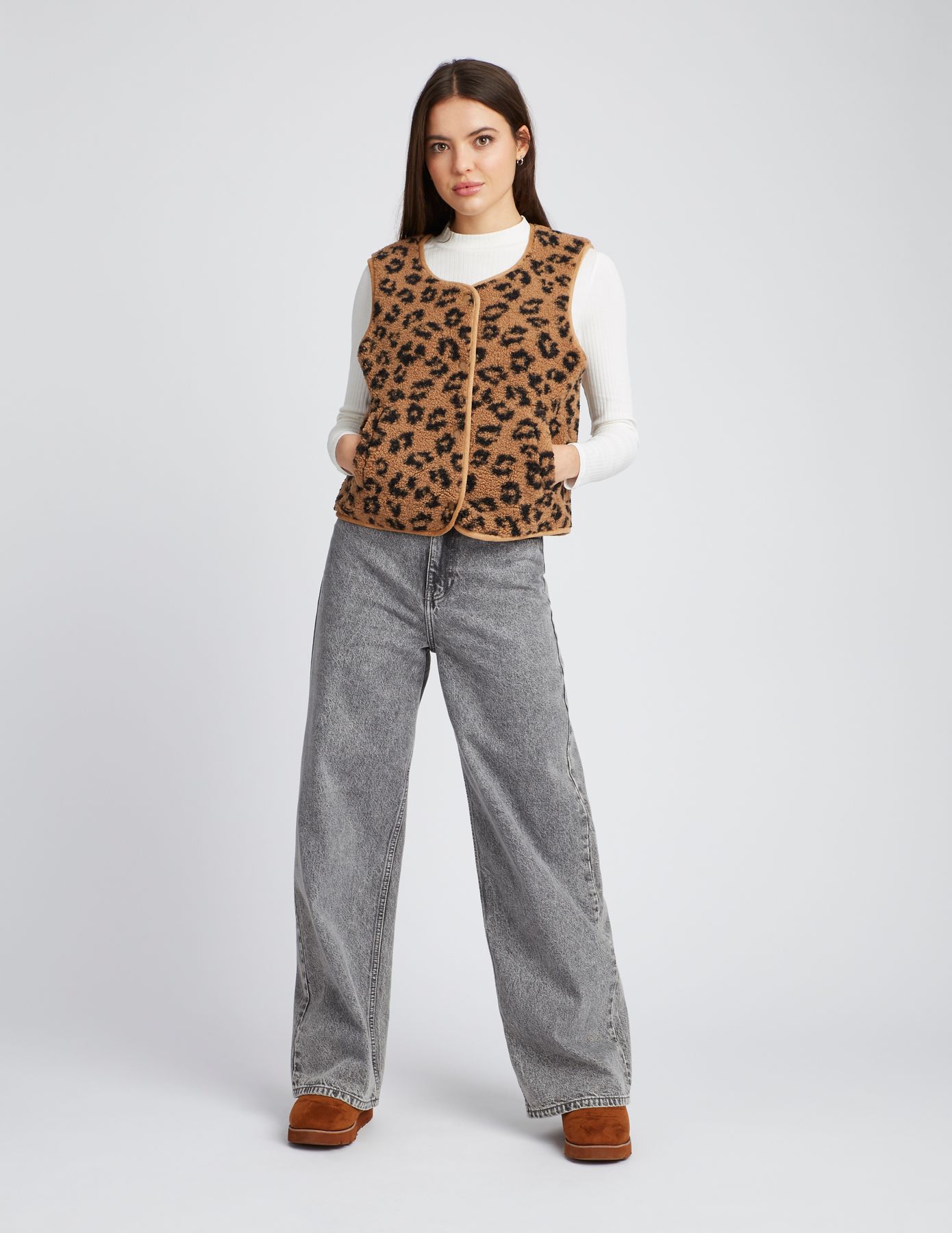 Gilet sans manches l&eacute;opard en sherpa