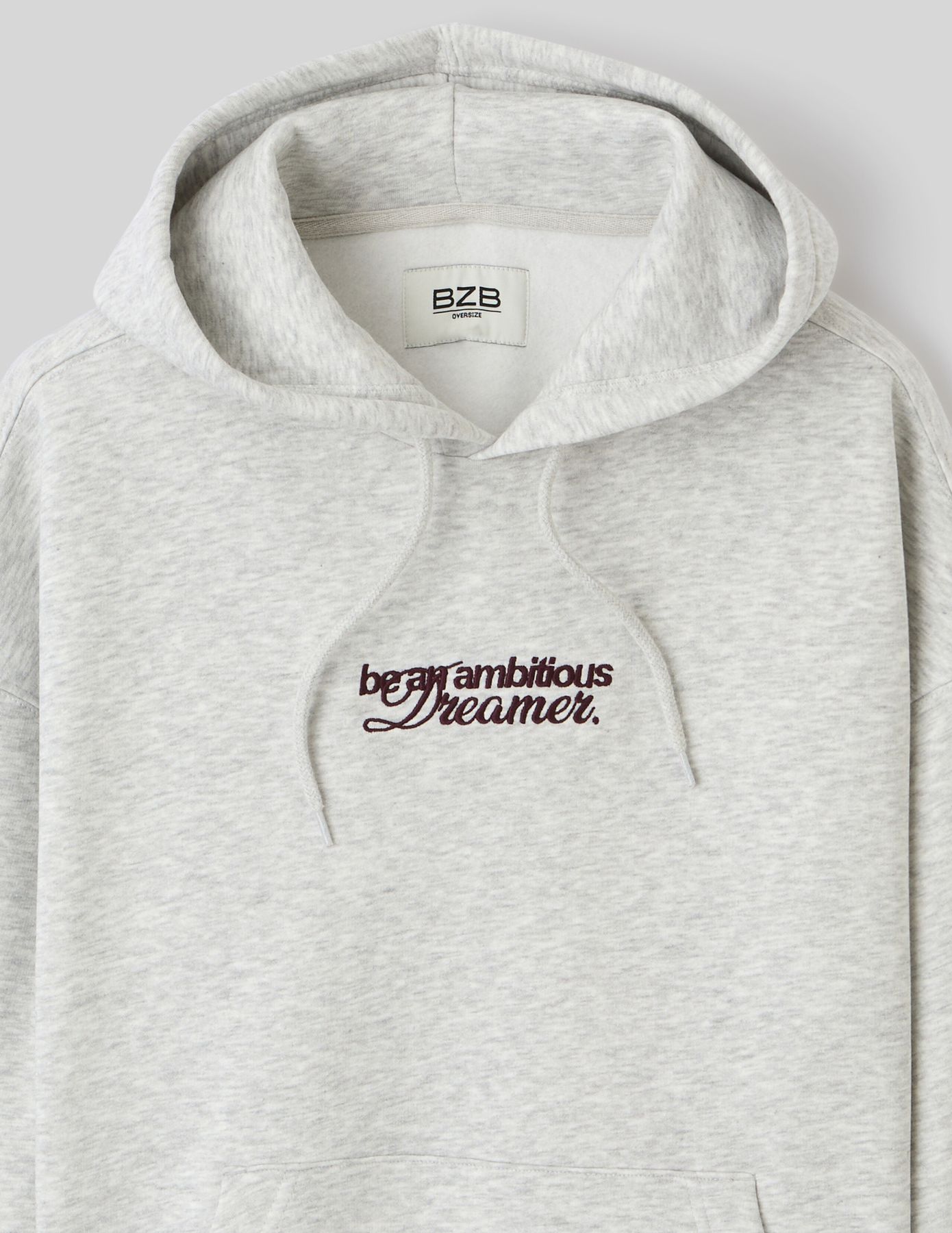 Sweat capuche broderie devant/dos
