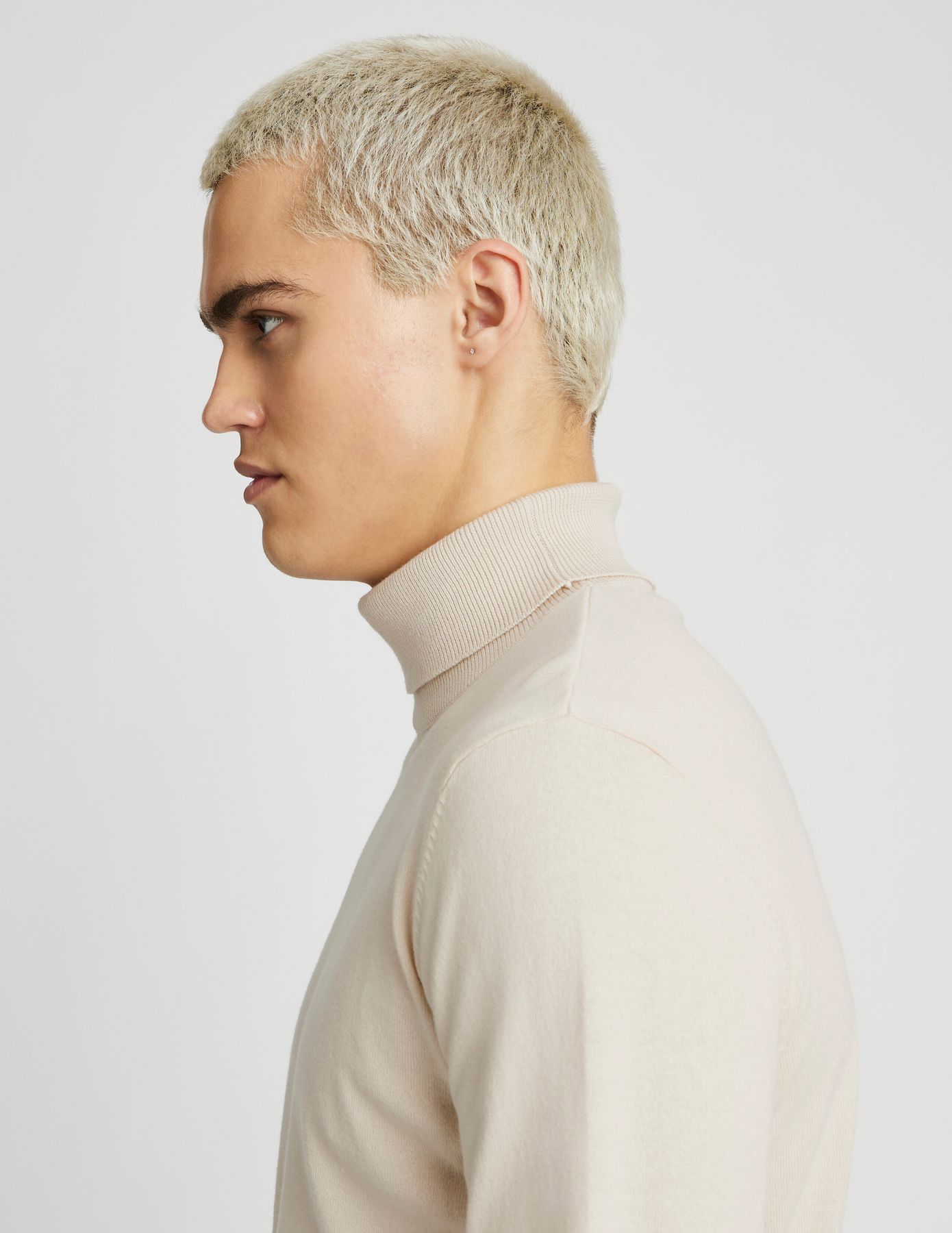 Pull col roulé