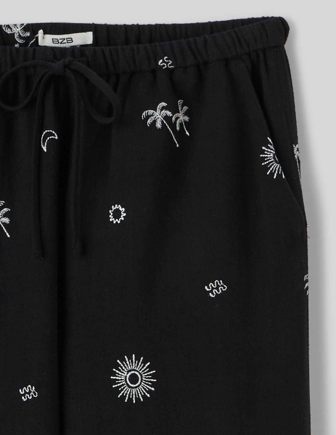 Pantalon brodé