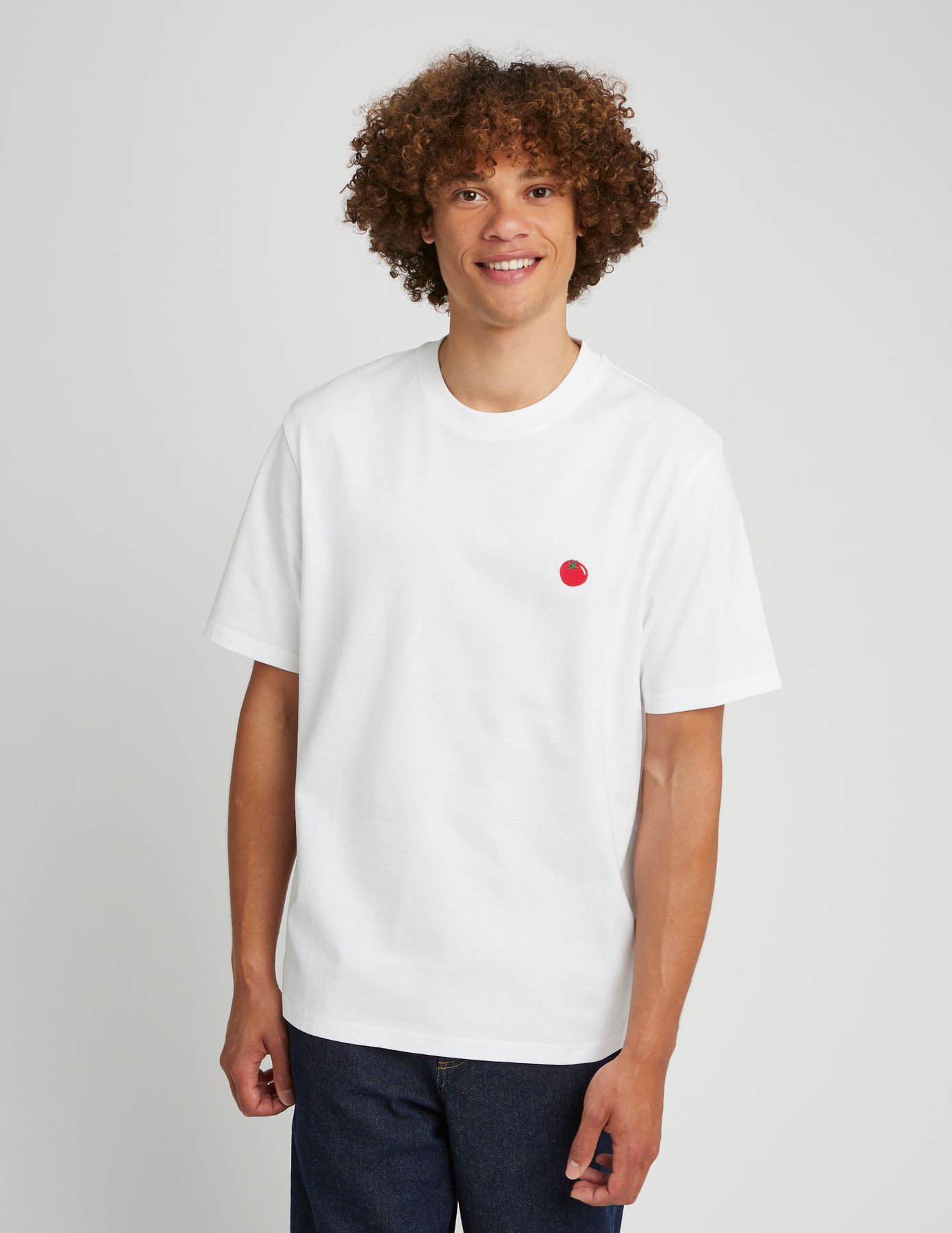 T-shirt broderie poitrine