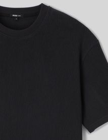 T-shirt reliéfé