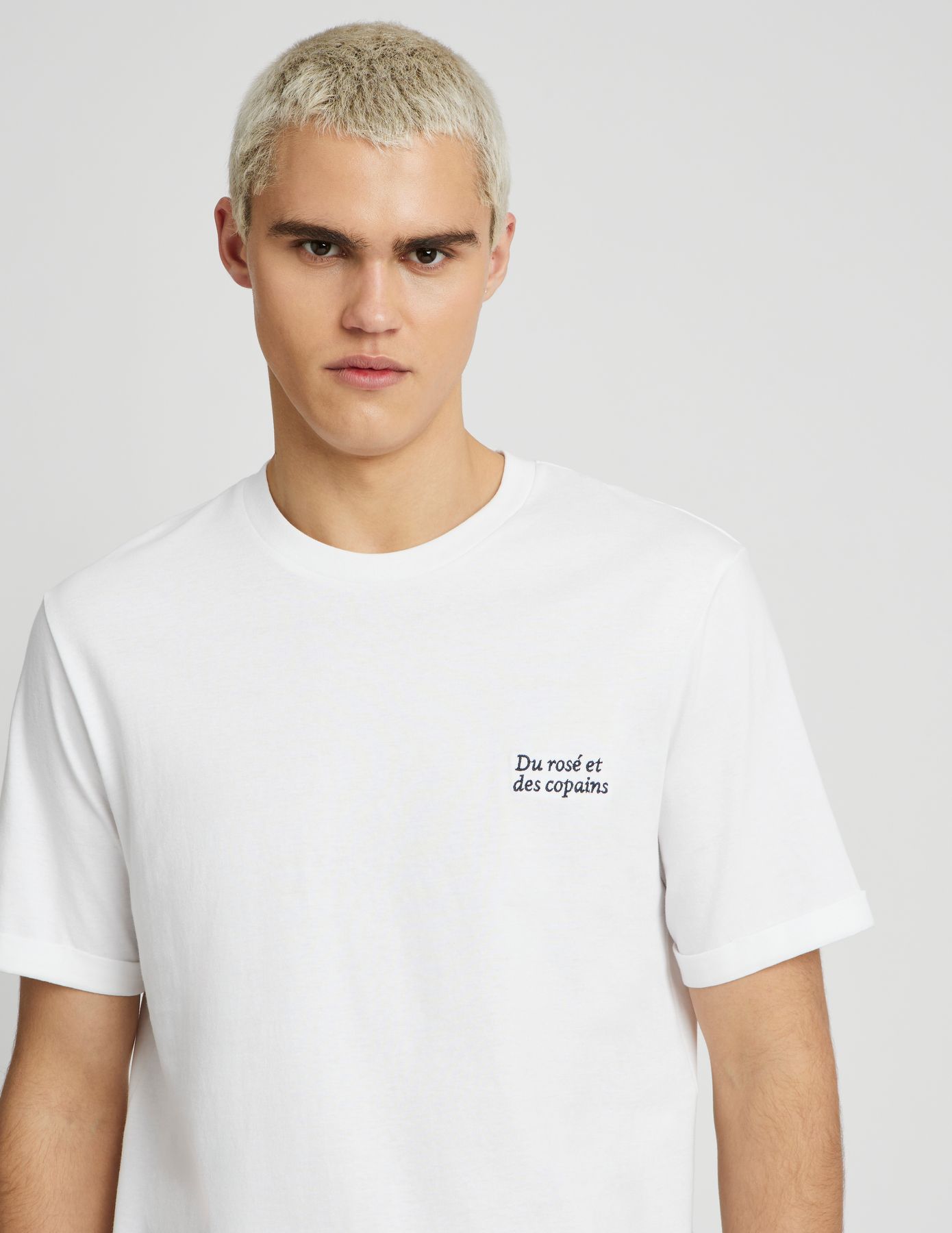 T-shirt broderie poitrine