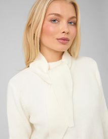 Pull &agrave; col nou&eacute;