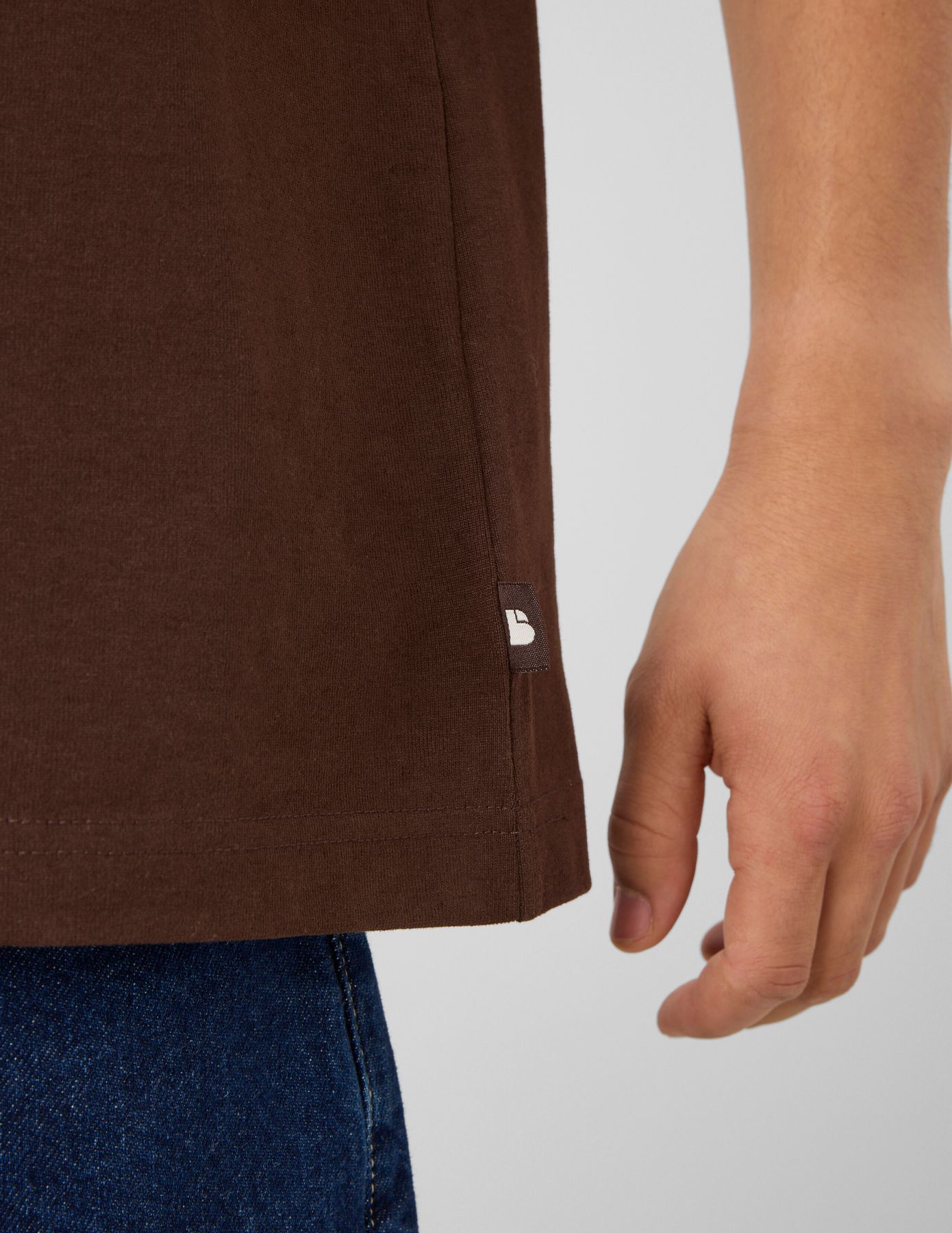 T-shirt imprim&eacute; et brod&eacute;
