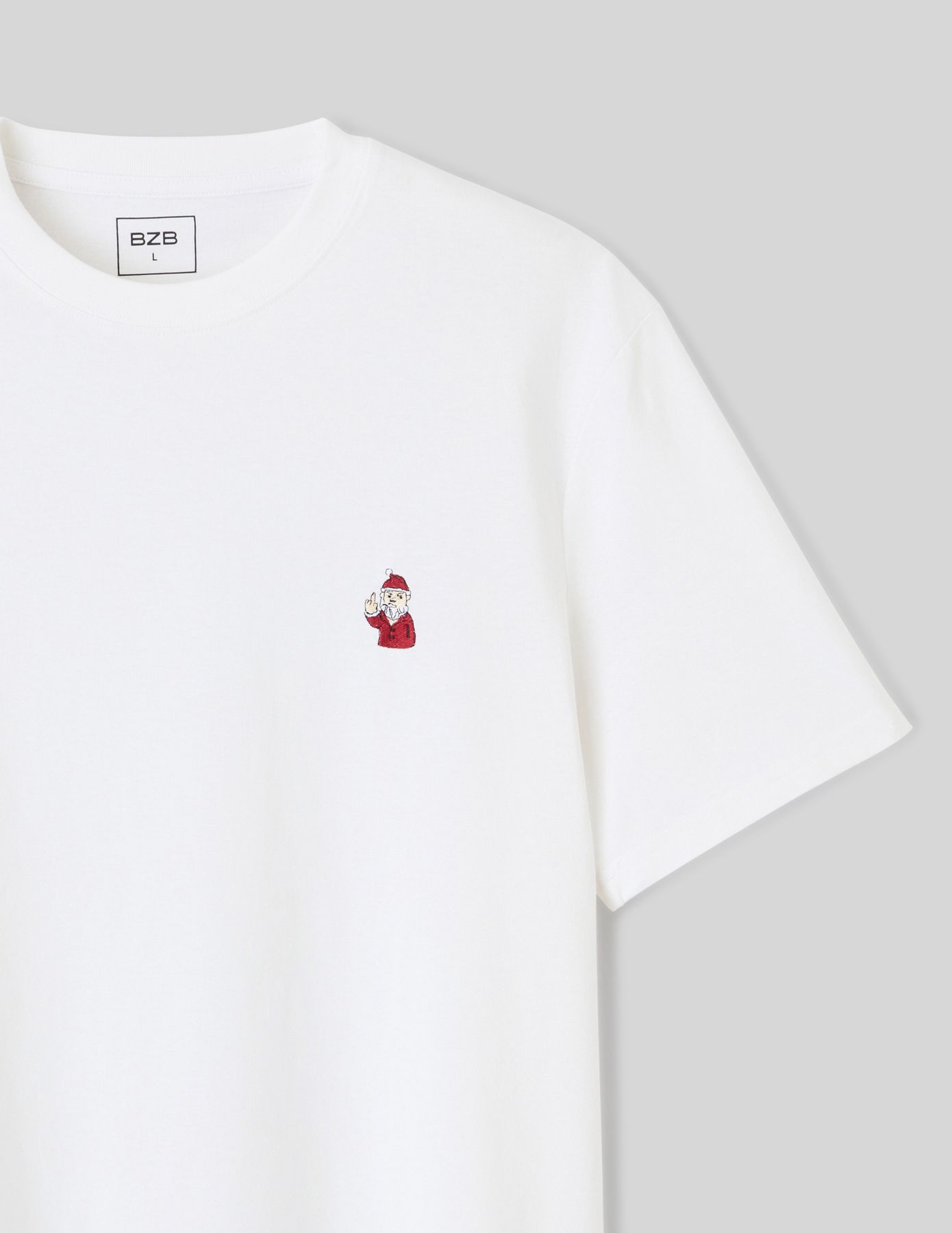 T-shirt broderie poitrine