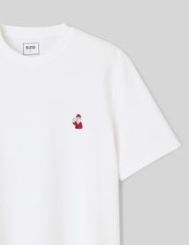 T-shirt broderie poitrine