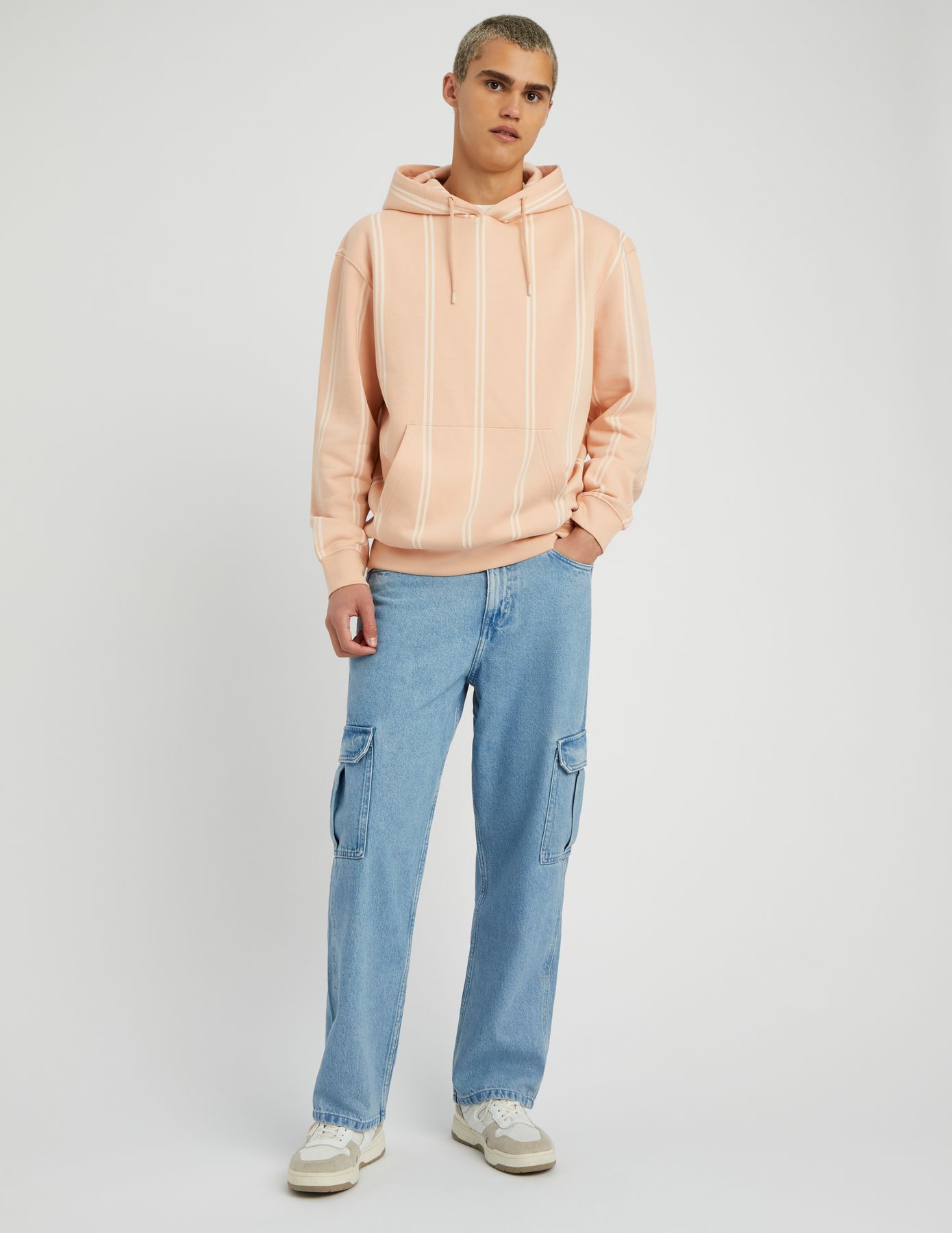 Sweat &agrave; capuche ray&eacute;