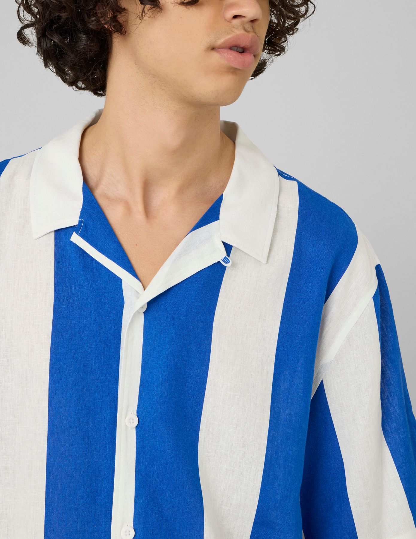 Chemise manches courtes ray&eacute;e viscose lin