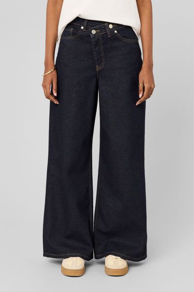 Jean wide leg ceinture asym&eacute;trique