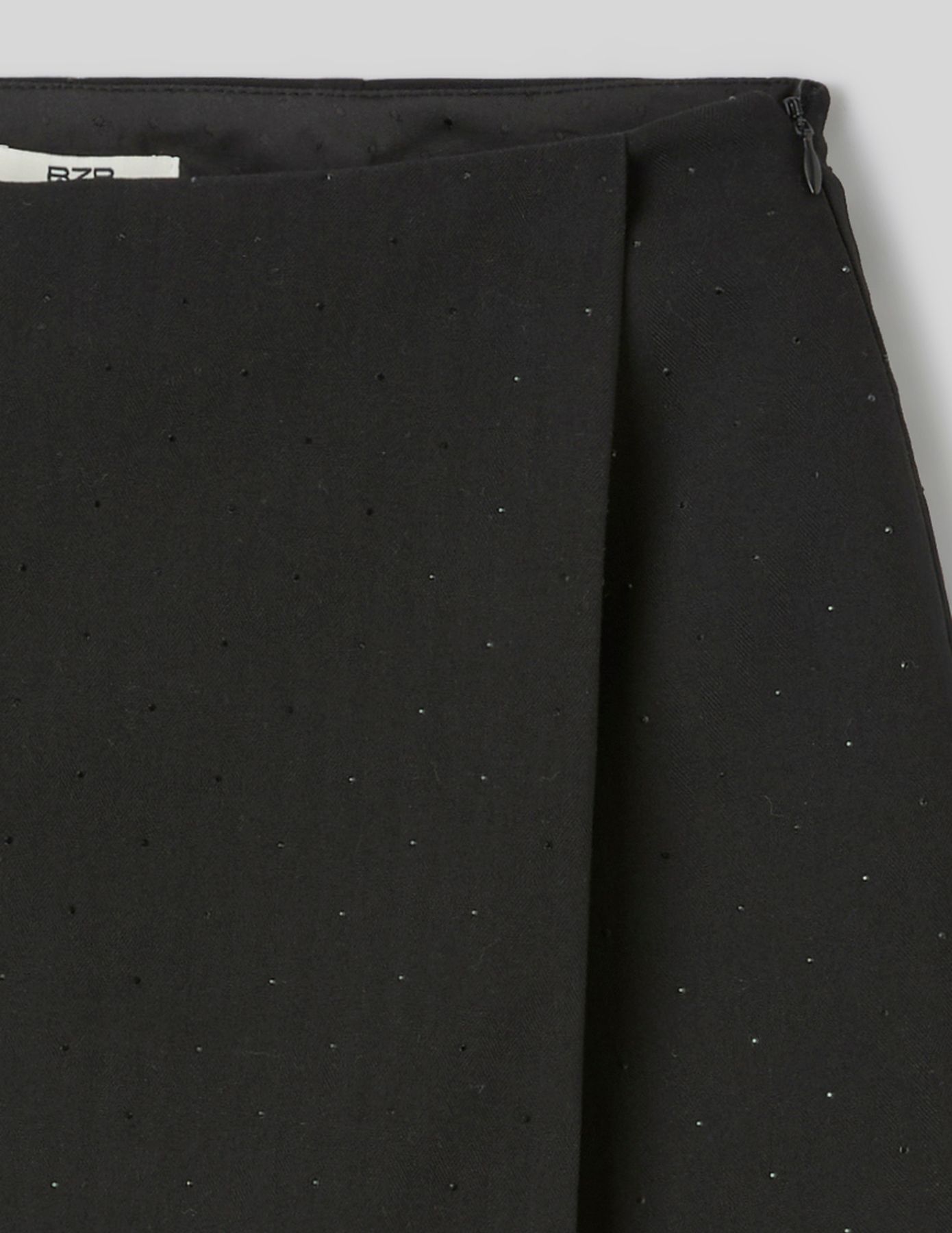 Jupe short portefeuille &agrave; strass