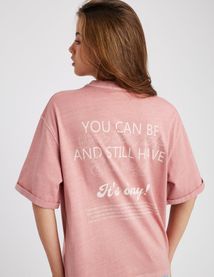 T-shirt d&eacute;lav&eacute; imprim&eacute;