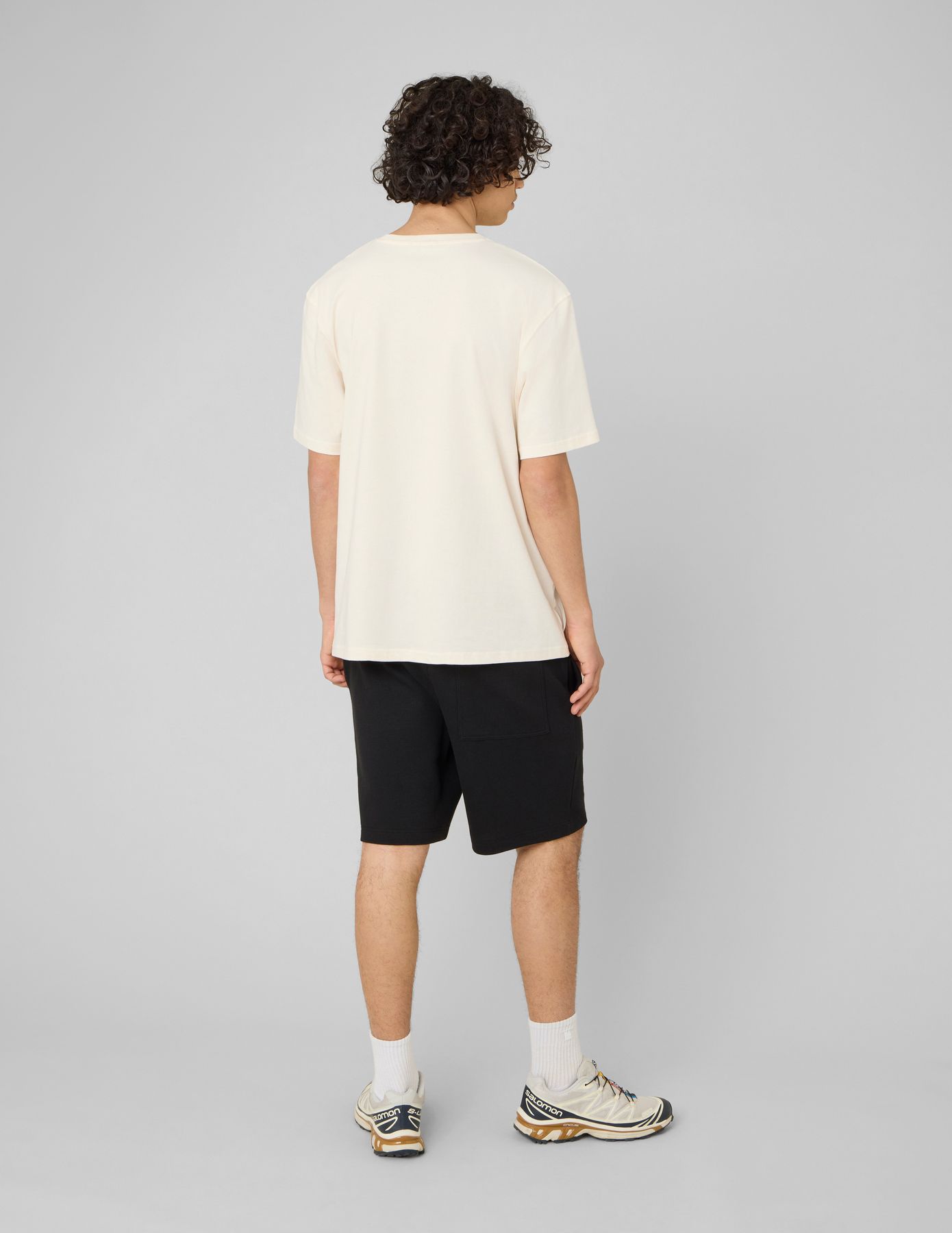 T-shirt broderie poitrine