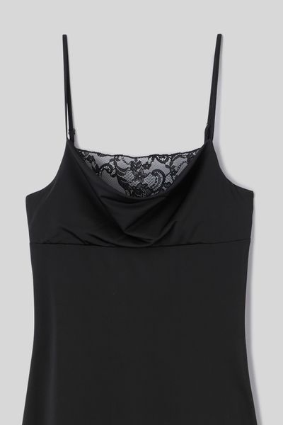 Robe longue avec empi&egrave;cements en dentelle